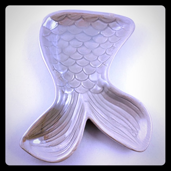 Pearlized Ceramic Mermaid Tail Decor Dish NWT Gray - Picture 2 of 5